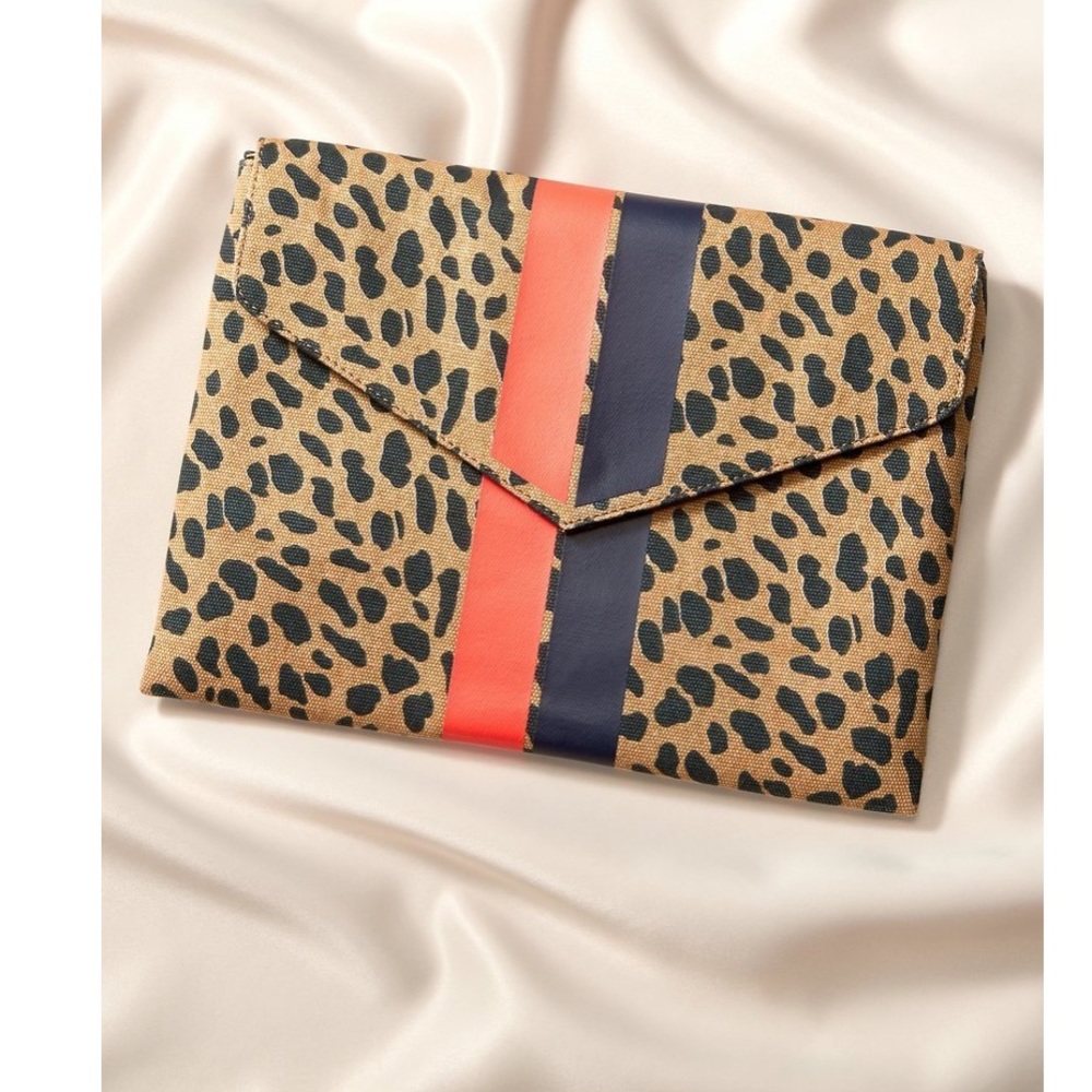 Stella & Dot Bellamy Clutch